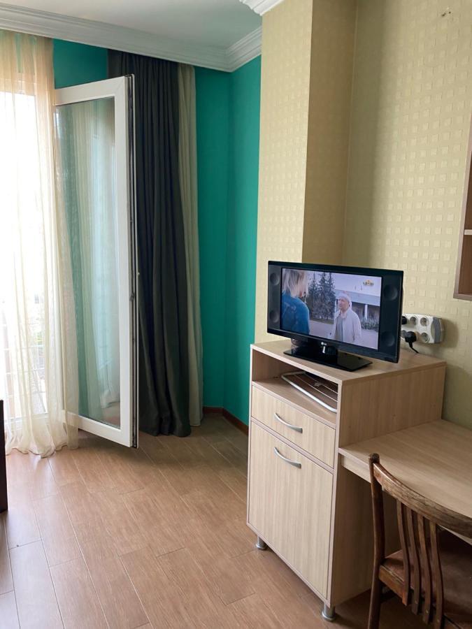 Nina'S Apartment On Gorgasali Μπατούμι Εξωτερικό φωτογραφία