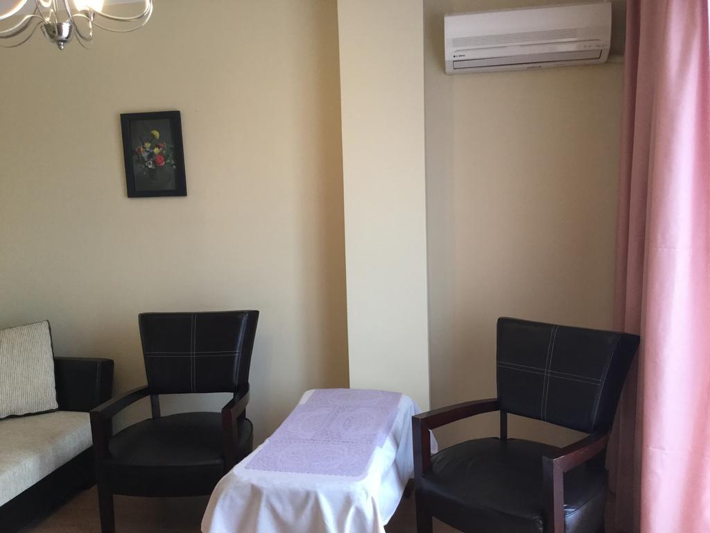 Nina'S Apartment On Gorgasali Μπατούμι Εξωτερικό φωτογραφία