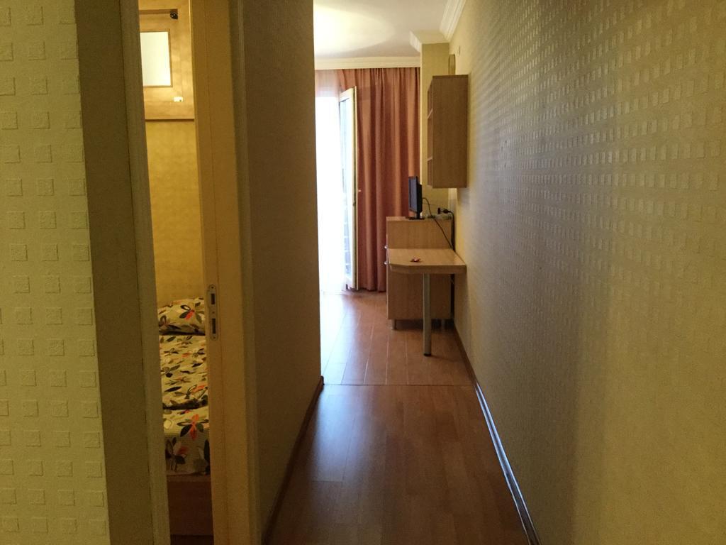 Nina'S Apartment On Gorgasali Μπατούμι Εξωτερικό φωτογραφία