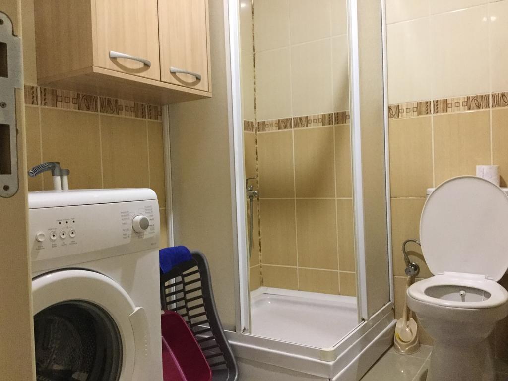 Nina'S Apartment On Gorgasali Μπατούμι Εξωτερικό φωτογραφία