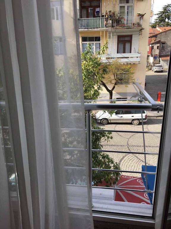 Nina'S Apartment On Gorgasali Μπατούμι Εξωτερικό φωτογραφία