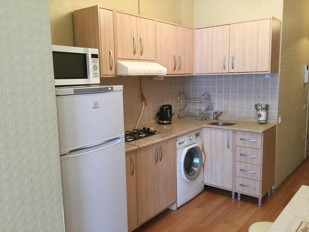 Nina'S Apartment On Gorgasali Μπατούμι Εξωτερικό φωτογραφία